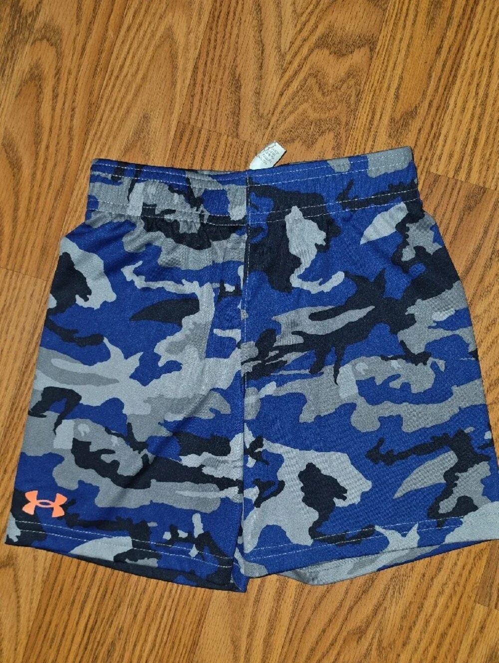 Under Armour Bright Orange Logo Tee with Camo Accent And Matching Shorts